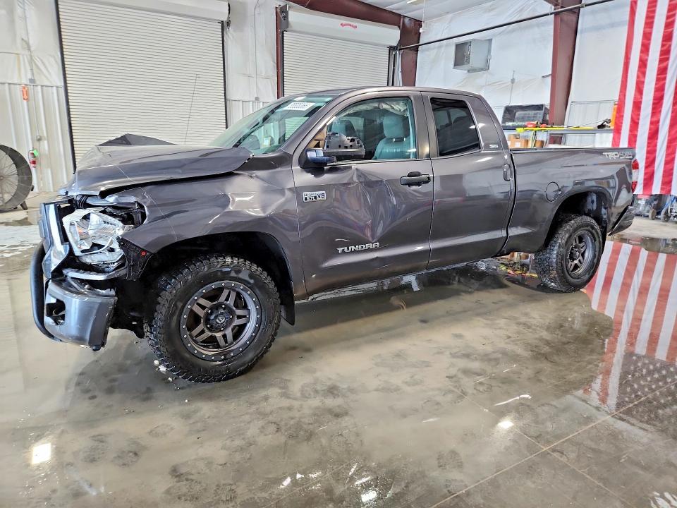 55535366 :رقم المزاد ، 5TFUW5F17HX621350 vin ، 2017 Toyota Tundra مزاد بيع