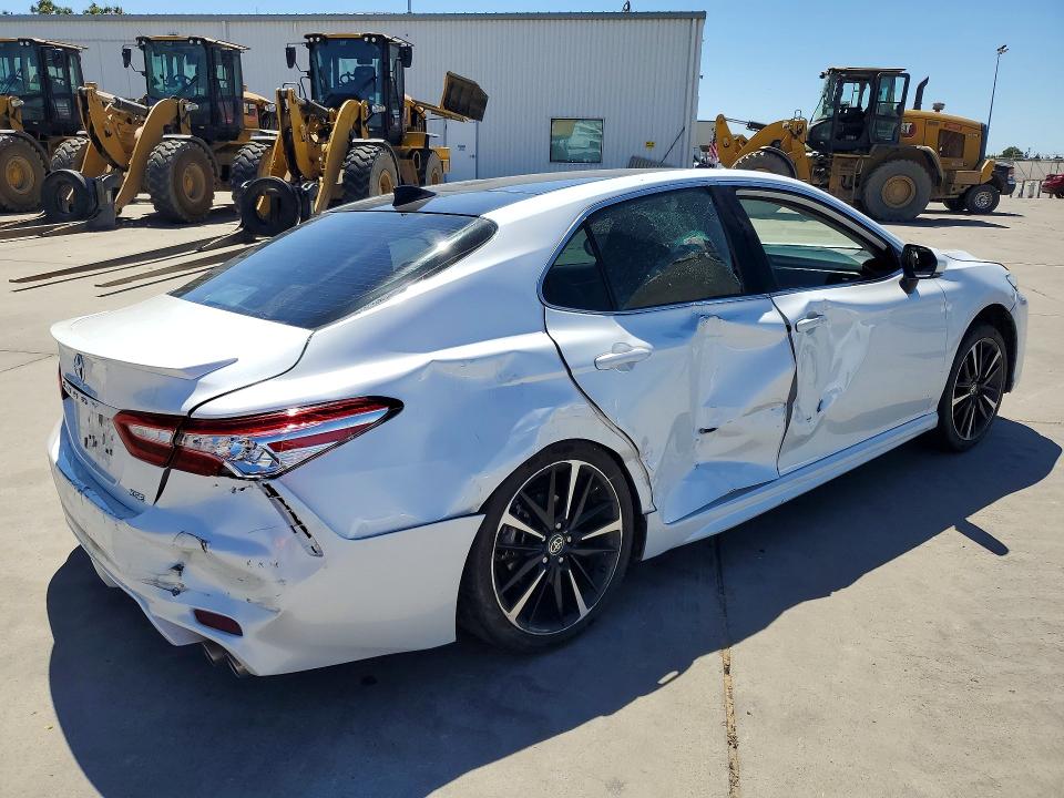 57075716 :رقم المزاد ، 4T1K61AK9LU950377 vin ، 2020 Toyota Camry مزاد بيع