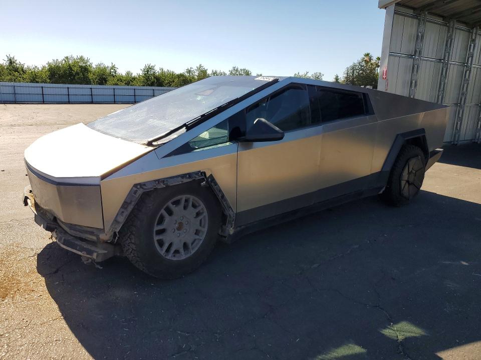 56484426 :رقم المزاد ، 7G2CEHED6RA026989 vin ، 2024 Tesla Cybertruck مزاد بيع