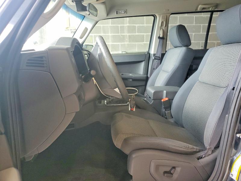 57010016 :رقم المزاد ، 1J8HG48NX8C159200 vin ، 2008 Jeep Commander مزاد بيع