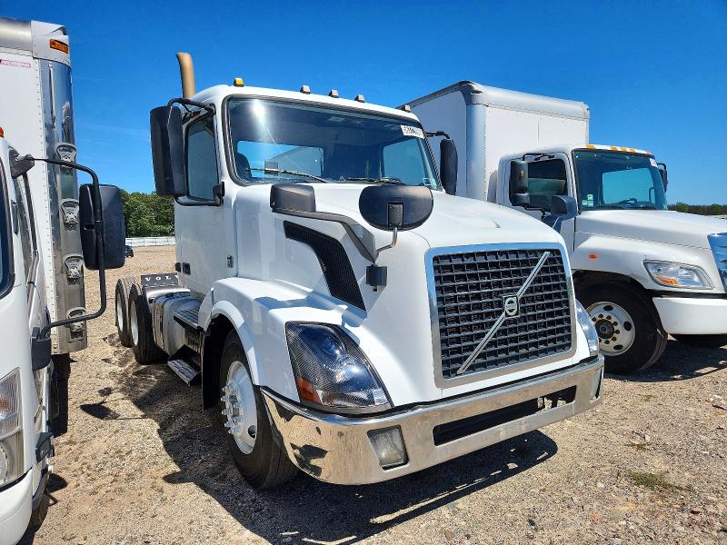 Aukcja sprzedaży 2016 Volvo Vnl, vin: 4V4NC9EG8GN974902, numer aukcji: 56372996