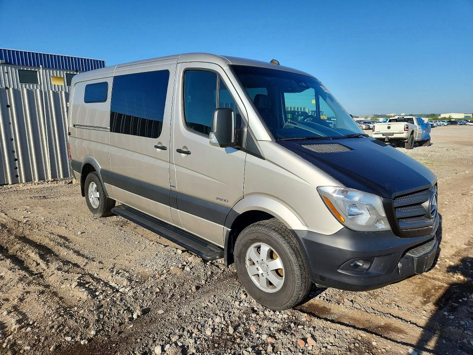 54281186 :رقم المزاد ، WD4PE7DC2FP172288 vin ، 2015 Mercedes-benz Sprinter مزاد بيع