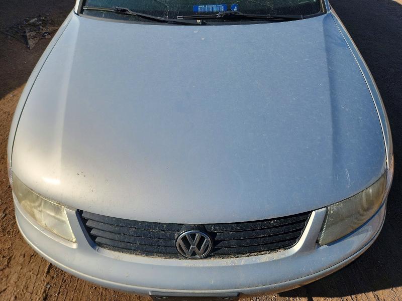 59304036 :رقم المزاد ، WVWWH23B1YE390875 vin ، 2000 Volkswagen Passat مزاد بيع