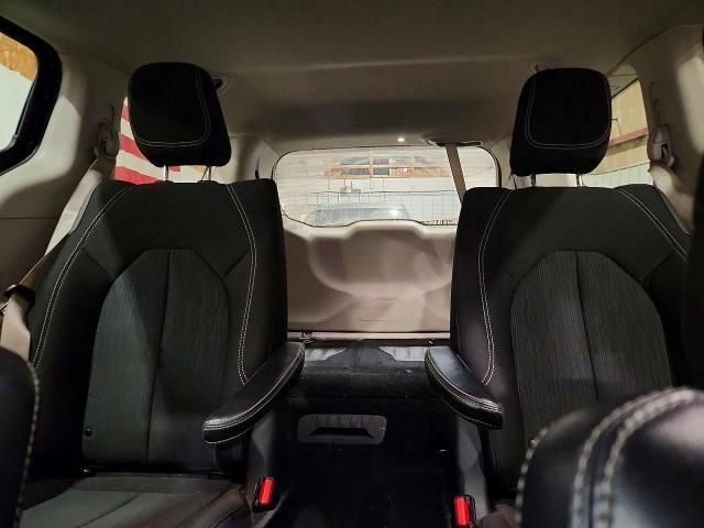 56075486 :رقم المزاد ، 2C4RC1CG2LR138484 vin ، 2020 Chrysler Voyager مزاد بيع
