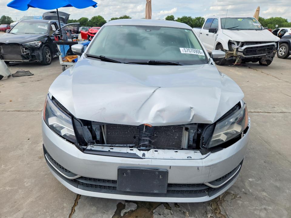 57070906 :رقم المزاد ، 1VWAH7A30DC018563 vin ، 2013 Volkswagen Passat مزاد بيع