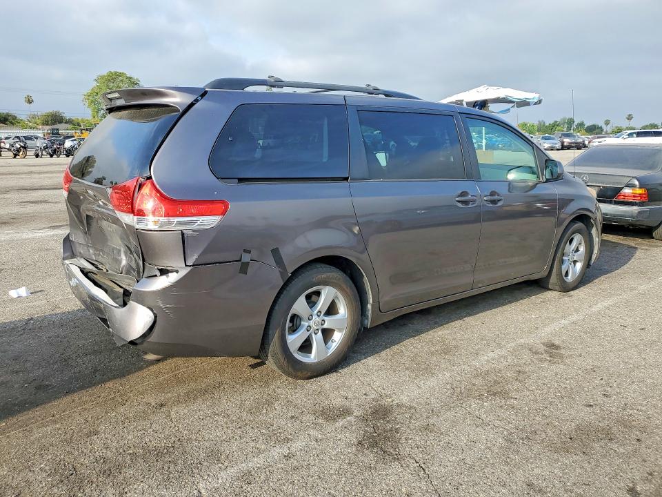 Продаж на аукціоні авто 2011 Toyota Sienna, vin: 5TDKK3DC3BS054434, номер лоту: 55718906