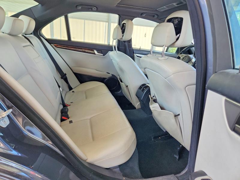Продажа на аукционе авто 2013 Mercedes-benz C, vin: WDDGF8AB4DR288527, номер лота: 56990856