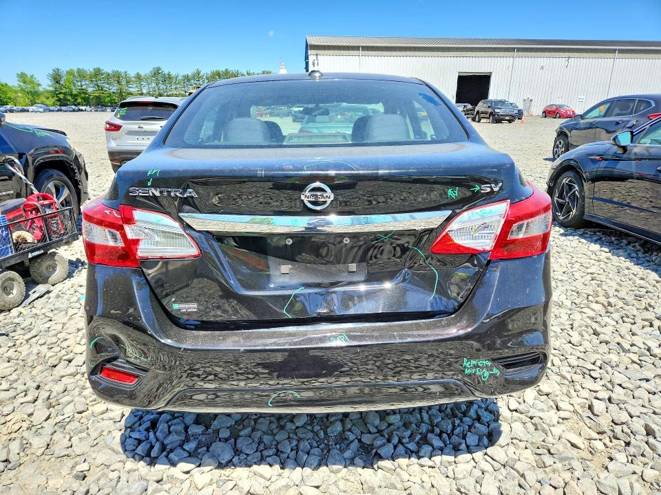 55922646 :رقم المزاد ، 3N1AB7AP5JY247382 vin ، 2018 Nissan Sentra مزاد بيع
