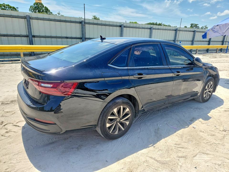 57405616 :رقم المزاد ، 3VW5M7BU8PM045176 vin ، 2023 Volkswagen Jetta مزاد بيع