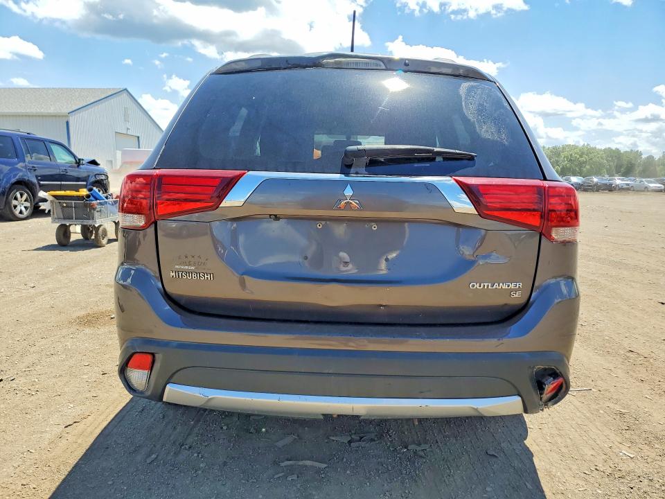 2016 Mitsubishi Outlander მანქანა იყიდება აუქციონზე, vin: JA4AZ3A30GZ055097, აუქციონის ნომერი: 57764286