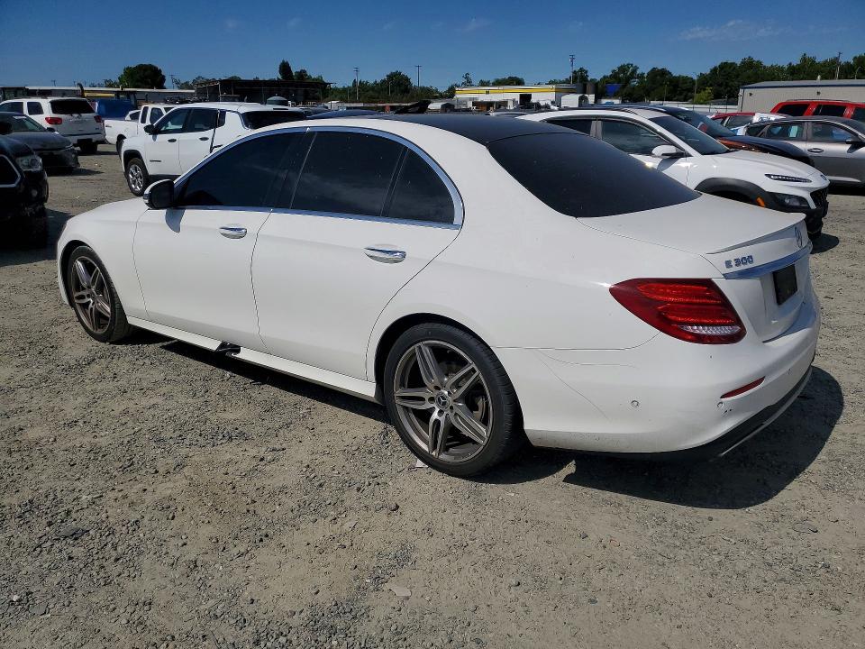 58108726 :رقم المزاد ، WDDZF4JB1JA428982 vin ، 2018 Mercedes-benz E مزاد بيع