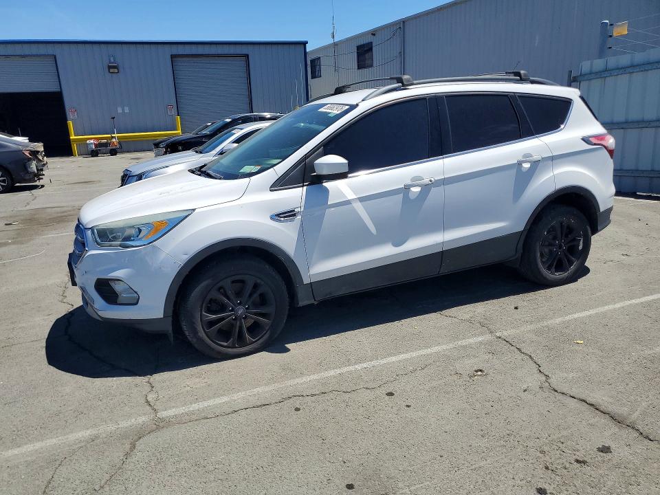 Продажа на аукционе авто 2017 Ford Escape, vin: 1FMCU9GD6HUB45915, номер лота: 56862976