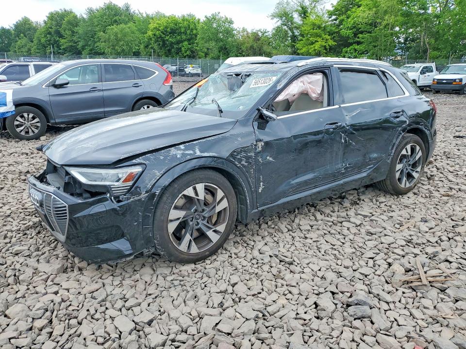 56513026 :رقم المزاد ، WA1LABGE4NB014562 vin ، 2022 Audi E-tron مزاد بيع