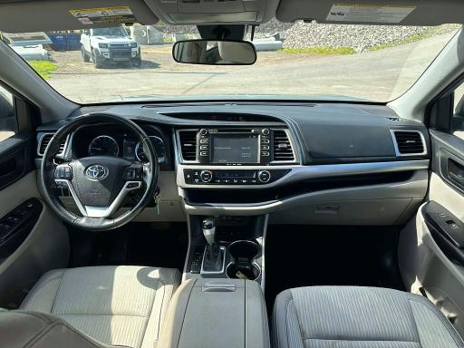 Продаж на аукціоні авто 2018 Toyota Highlander, vin: 5TDBZRFH4JS906070, номер лоту: 58079316