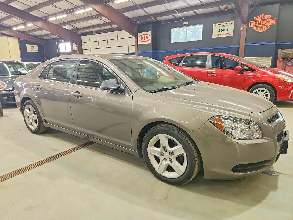 59318146 :رقم المزاد ، 1G1ZB5E13BF120917 vin ، 2011 Chevrolet Malibu مزاد بيع