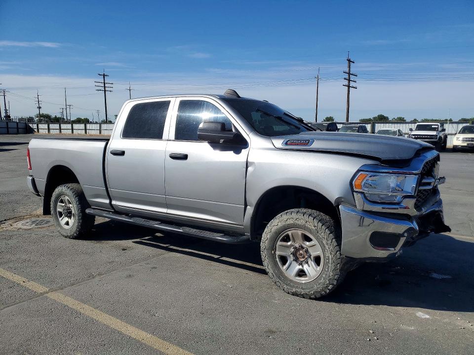55789346 :رقم المزاد ، 3C6UR5CJ3NG109748 vin ، 2022 Ram 2500 مزاد بيع