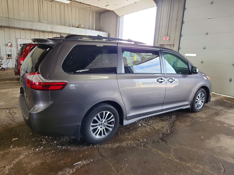 2019 Toyota Sienna მანქანა იყიდება აუქციონზე, vin: 5TDYZ3DC8KS984139, აუქციონის ნომერი: 59067366