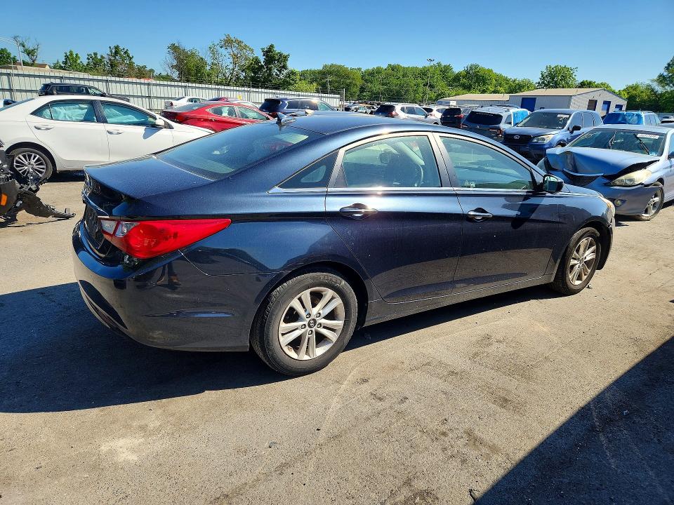 2011 Hyundai Sonata მანქანა იყიდება აუქციონზე, vin: 5NPEB4AC1BH103823, აუქციონის ნომერი: 55623206