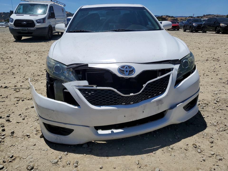55784636 :رقم المزاد ، 4T1BF3EK2BU703545 vin ، 2011 Toyota Camry مزاد بيع