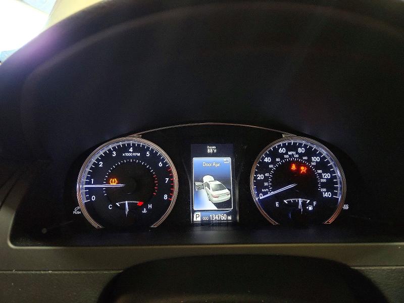 69353195 :رقم المزاد ، 4T1BF1FK3HU672785 vin ، 2017 Toyota Camry مزاد بيع