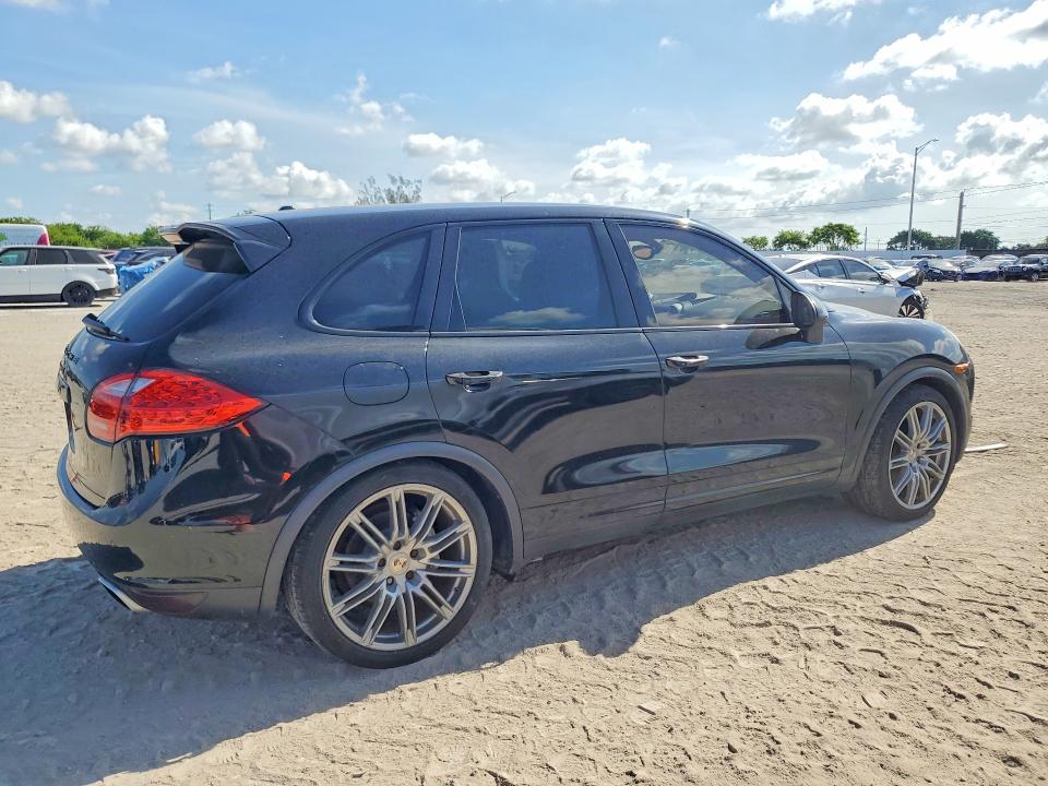 57230336 :رقم المزاد ، WP1AE2A24BLA92800 vin ، 2011 Porsche Cayenne مزاد بيع