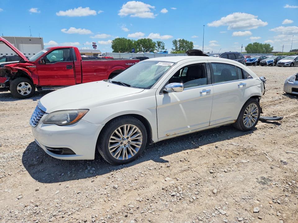 57708696 :رقم المزاد ، 1C3BC2FG1BN505927 vin ، 2011 Chrysler 200 مزاد بيع