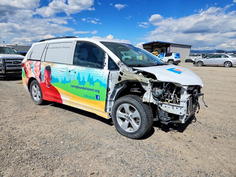 57877726 :رقم المزاد ، 5TDKZ3DC3JS949075 vin ، 2018 Toyota Sienna مزاد بيع