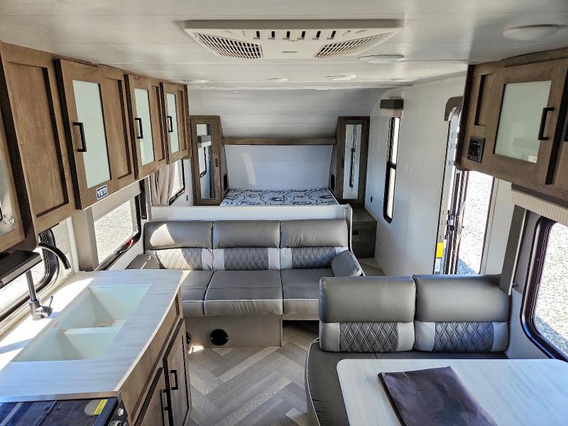 57346196 :رقم المزاد ، 4X4TSMB26N7428614 vin ، 2022 Forest River Salem Cruise Light مزاد بيع