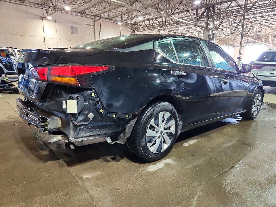 56170426 :رقم المزاد ، 1N4BL4BV3PN395861 vin ، 2023 Nissan Altima مزاد بيع