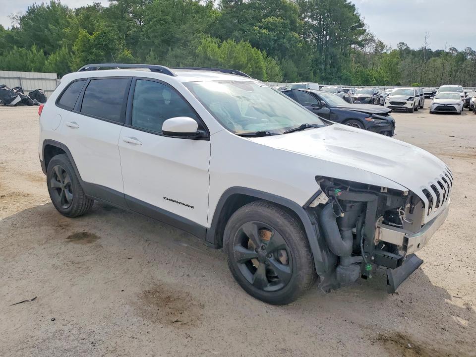 55557846 :رقم المزاد ، 1C4PJLCS0GW137330 vin ، 2016 Jeep Cherokee مزاد بيع
