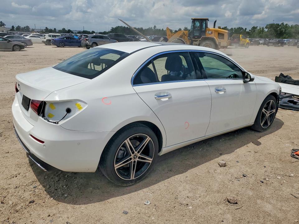 Продажа на аукционе авто 2019 Mercedes-benz A, vin: WDD3G4EBXKW021826, номер лота: 55552356