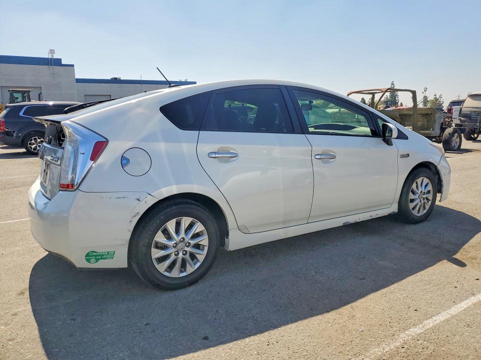 Продажа на аукционе авто 2015 Toyota Prius Plug-in Hybrid, vin: JTDKN3DP0F3069698, номер лота: 58435126