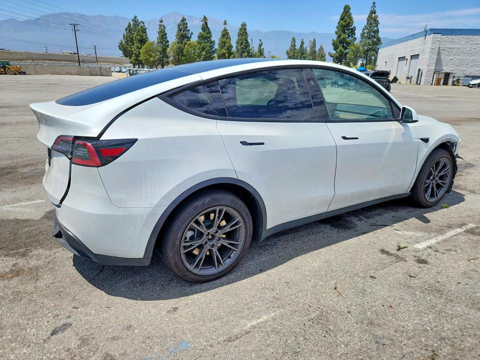Продаж на аукціоні авто 2025 Tesla Model Y, vin: 7SAYGDED6SF272660, номер лоту: 58611066