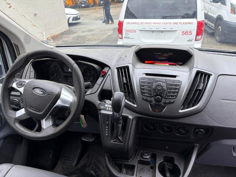 58864626 :رقم المزاد ، 1FBZX2ZM0FKA38754 vin ، 2015 Ford Transit مزاد بيع