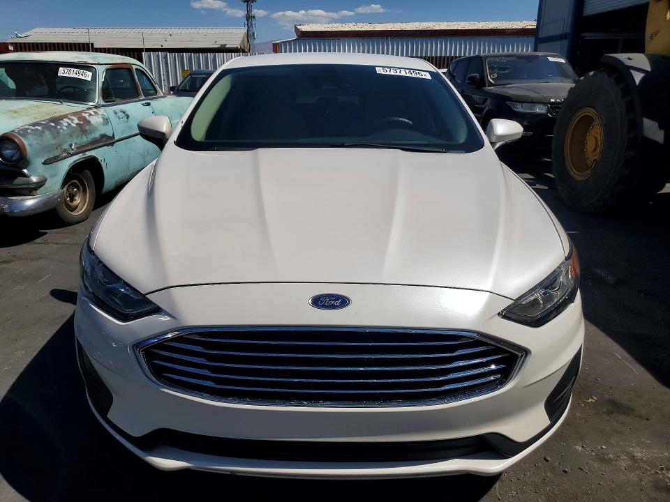 57371496 :رقم المزاد ، 3FA6P0HD8KR135362 vin ، 2019 Ford Fusion مزاد بيع
