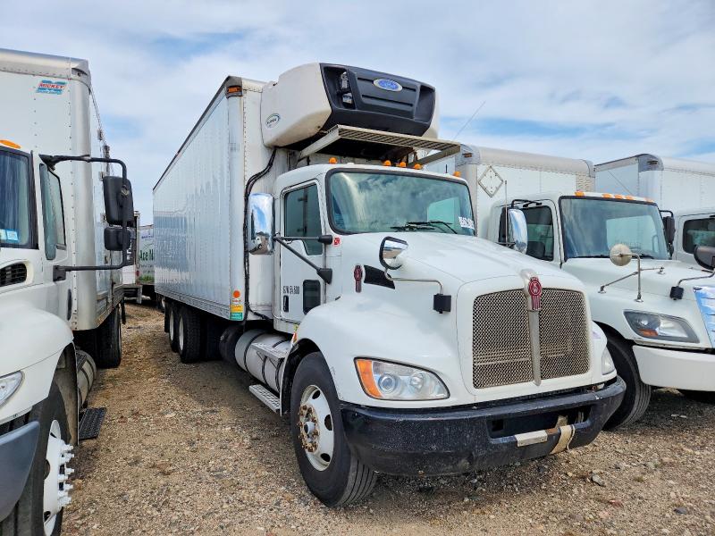 56216946 :رقم المزاد ، 2NKHLJ9X6GM487054 vin ، 2016 Kenworth T300 مزاد بيع
