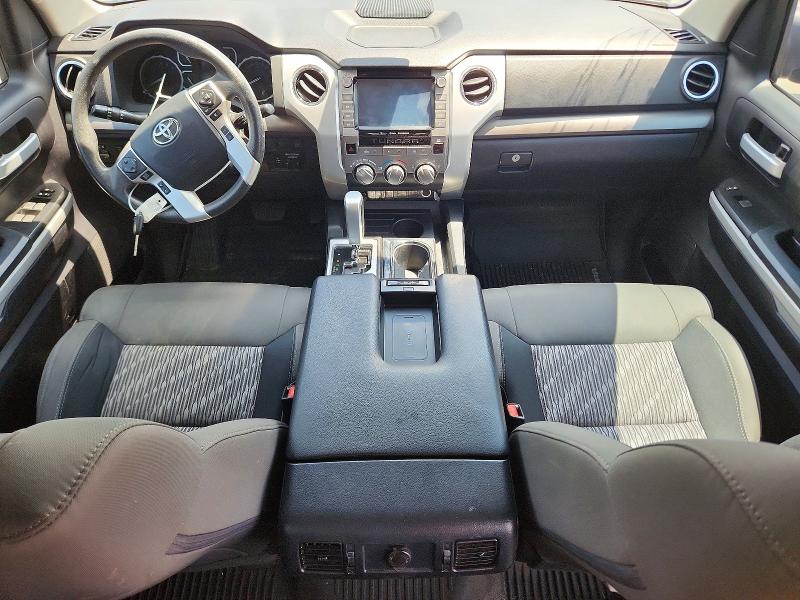 55599196 :رقم المزاد ، 5TFEY5F14LX259159 vin ، 2020 Toyota Tundra مزاد بيع