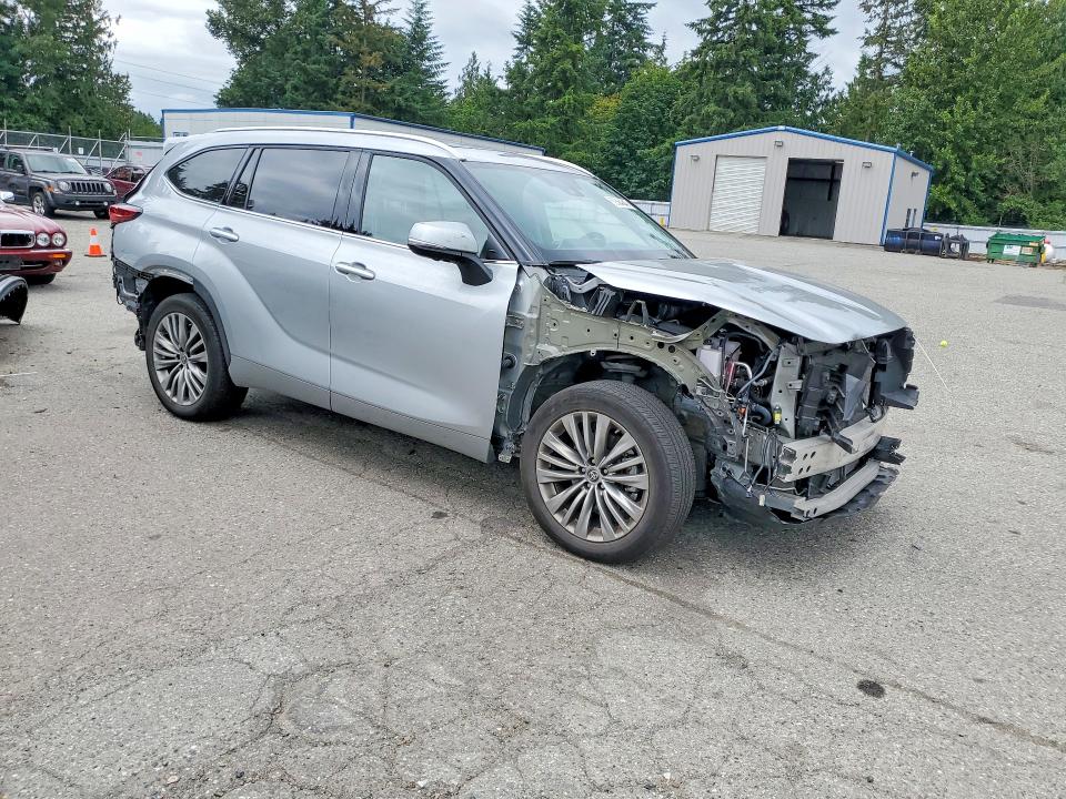 Продажа на аукционе авто 2023 Toyota Highlander, vin: 5TDKDRBH0PS014637, номер лота: 59384646
