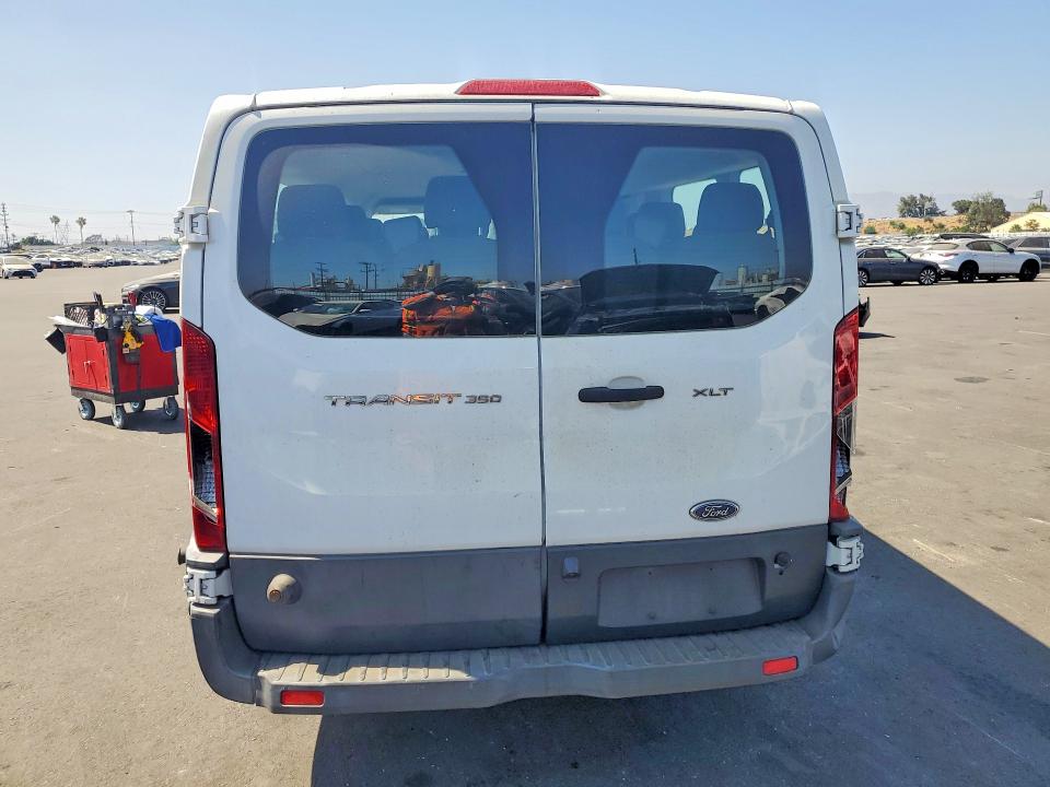 56637806 :رقم المزاد ، 1FBZX2ZM0HKA72616 vin ، 2017 Ford Transit مزاد بيع