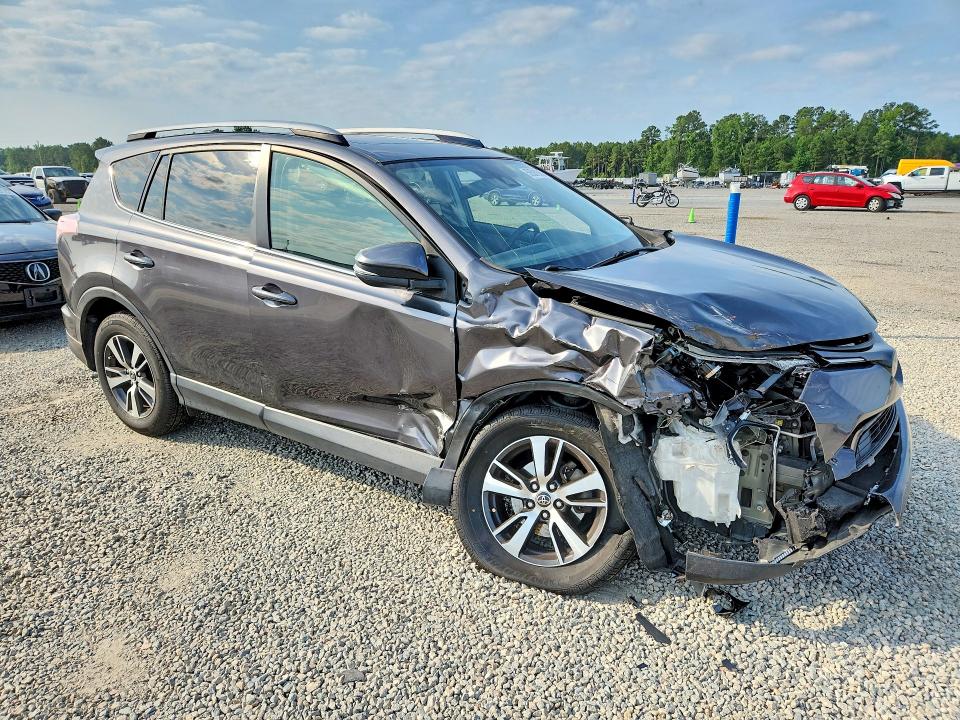 Продаж на аукціоні авто 2017 Toyota Rav4, vin: JTMWFREV5HJ701706, номер лоту: 58591986