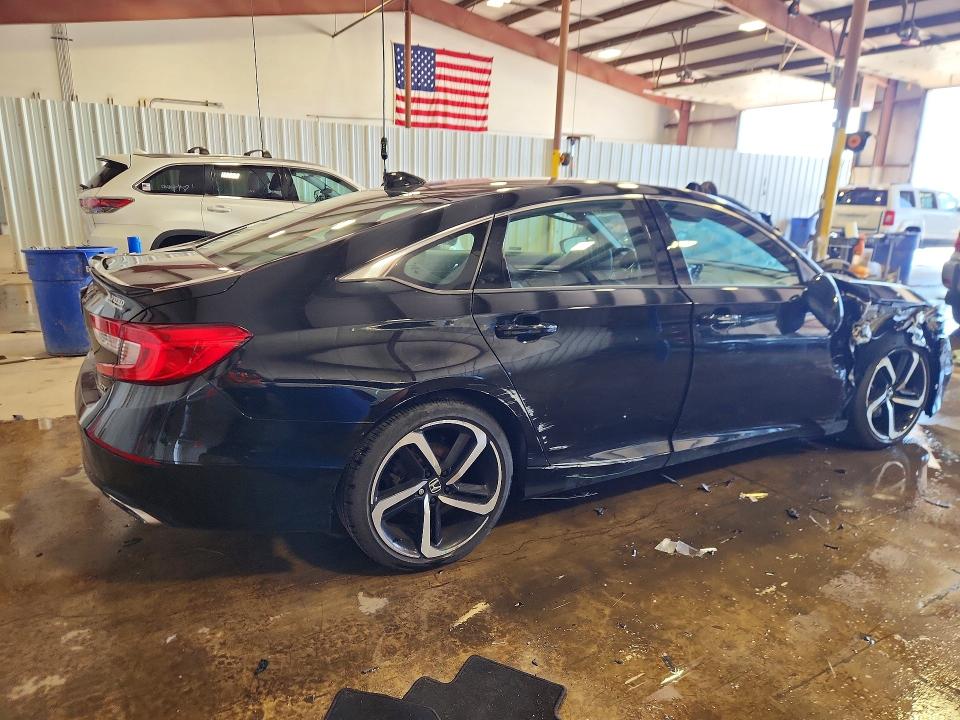 Aukcja sprzedaży 2018 Honda Accord, vin: 1HGCV2F3XJA051837, numer aukcji: 55848326