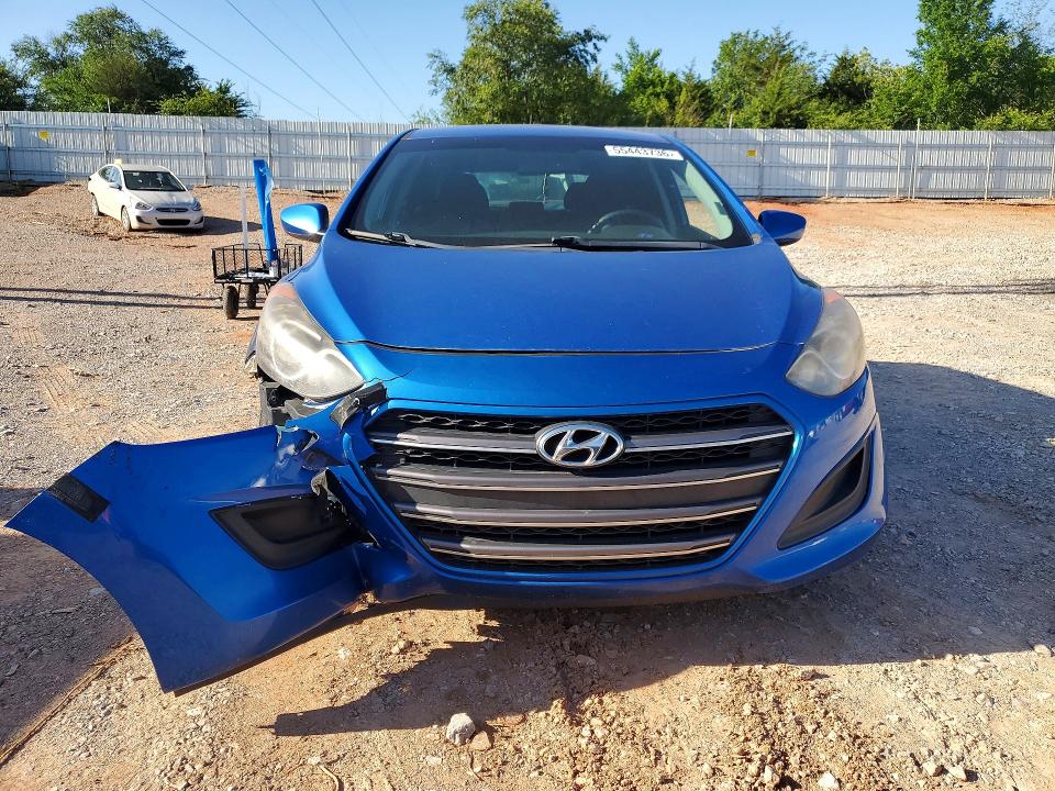 2017 Hyundai Elantra Gt მანქანა იყიდება აუქციონზე, vin: KMHD35LH1HU372471, აუქციონის ნომერი: 55443736