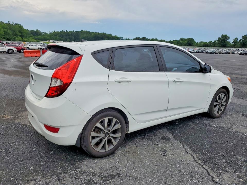 2015 Hyundai Accent მანქანა იყიდება აუქციონზე, vin: KMHCU5AE1FU220169, აუქციონის ნომერი: 57693876