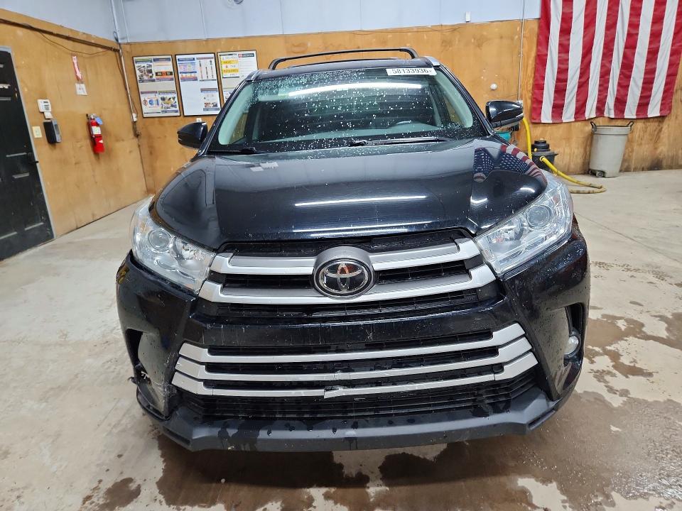 2018 Toyota Highlander მანქანა იყიდება აუქციონზე, vin: 5TDJZRFH4JS523046, აუქციონის ნომერი: 58133936