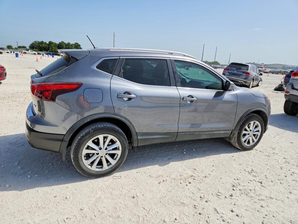 59189216 :رقم المزاد ، JN1BJ1CP8JW185839 vin ، 2018 Nissan Rogue Sport مزاد بيع
