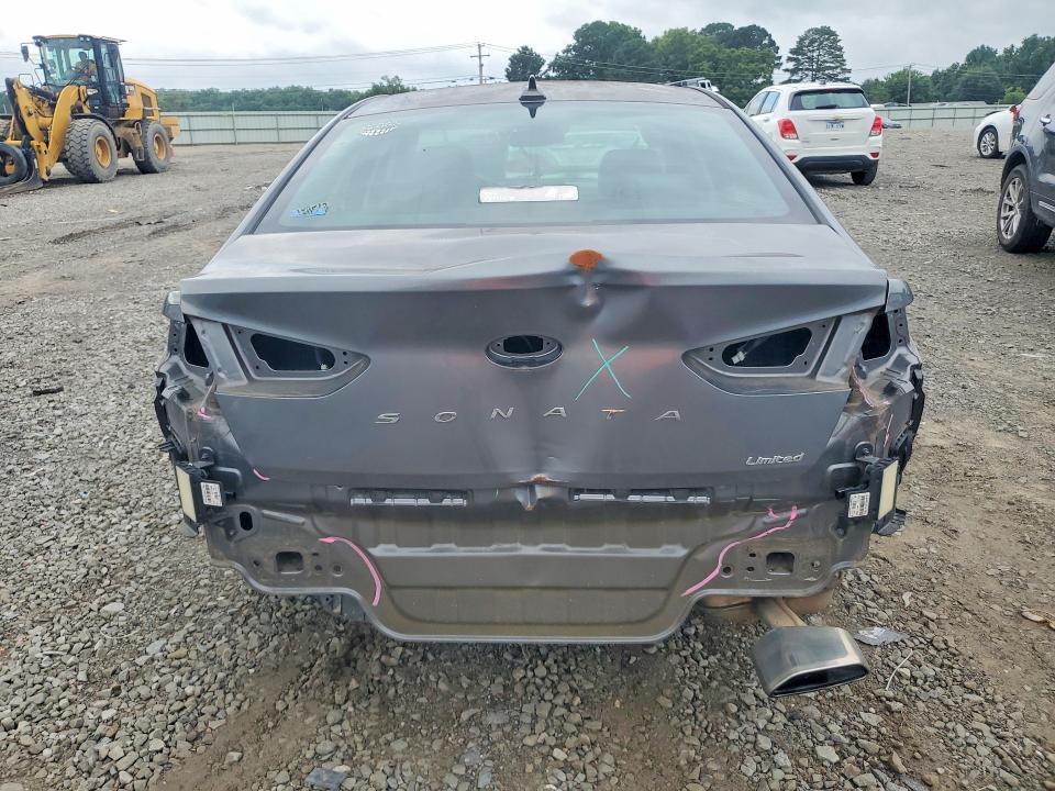 56317716 :رقم المزاد ، 5NPE34AF9JH640557 vin ، 2018 Hyundai Sonata مزاد بيع