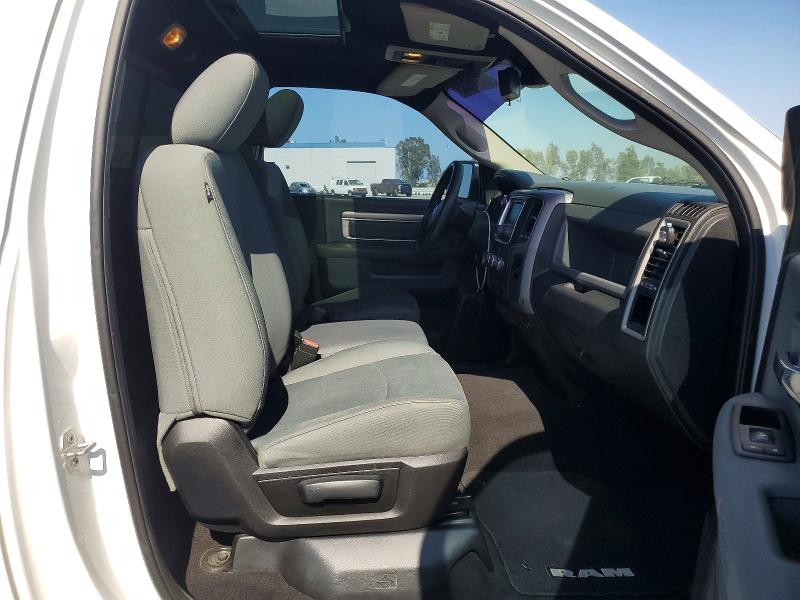 58276936 :رقم المزاد ، 3C6JR6AG2FG698793 vin ، 2015 Ram 1500 مزاد بيع
