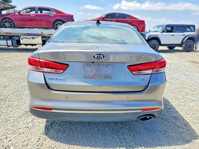 58155076 :رقم المزاد ، 5XXGU4L37JG272075 vin ، 2018 Kia Optima مزاد بيع