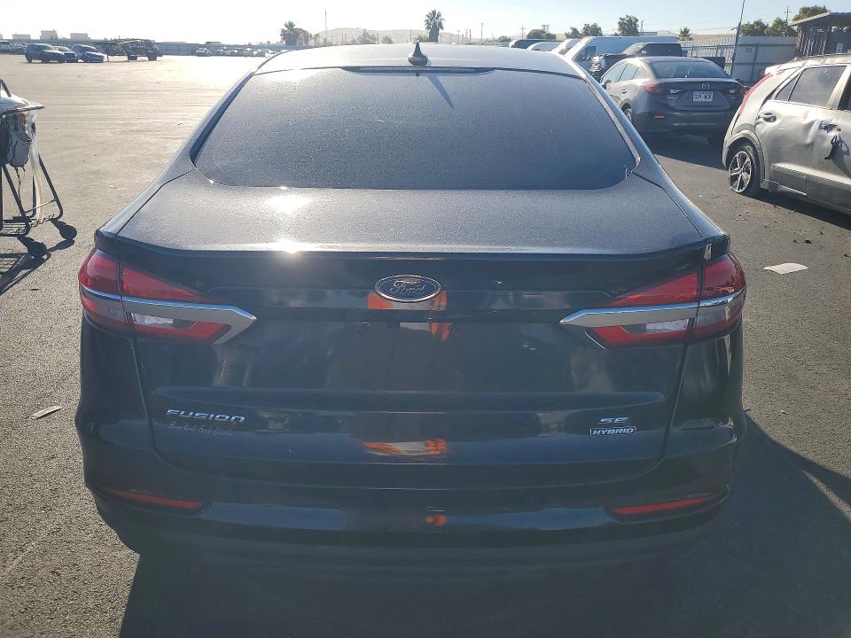 2020 Ford Fusion მანქანა იყიდება აუქციონზე, vin: 3FA6P0LU1LR142369, აუქციონის ნომერი: 56812506