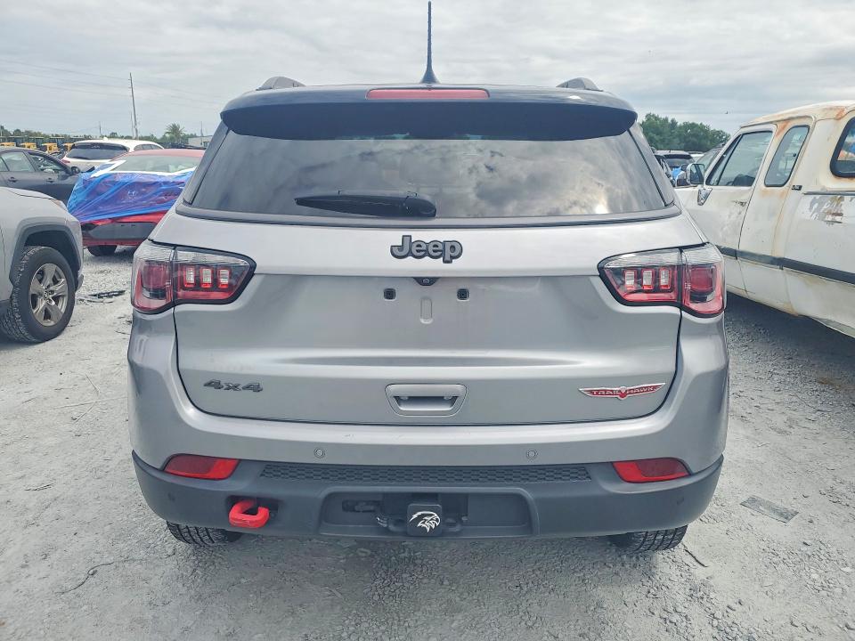 55961706 :رقم المزاد ، 3C4NJDDB3JT201112 vin ، 2018 Jeep Compass مزاد بيع